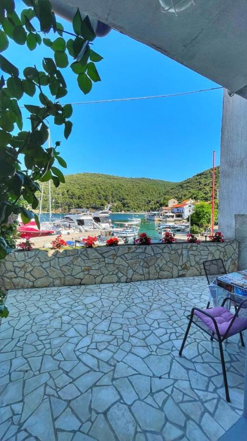 Guesthouse Porto Cres Exterior photo