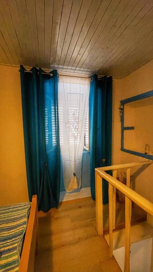 Guesthouse Porto Cres Exterior photo