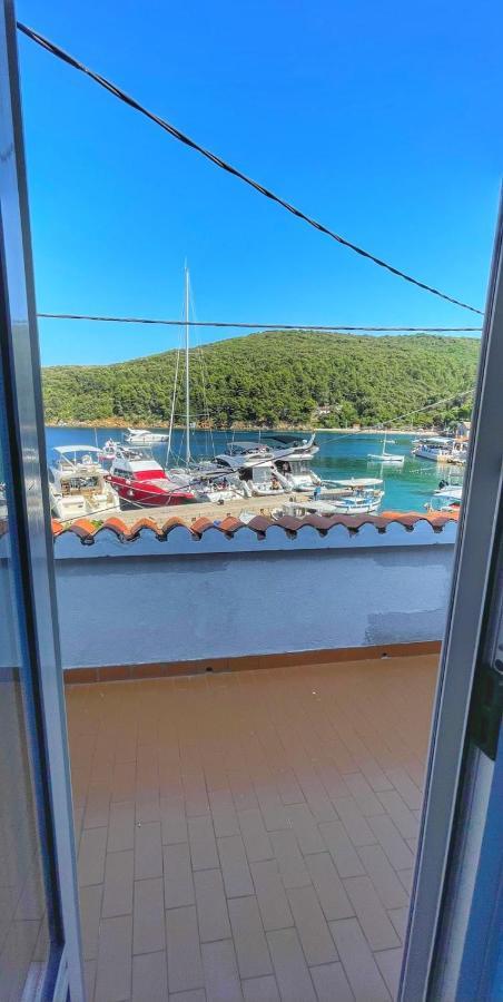 Guesthouse Porto Cres Exterior photo