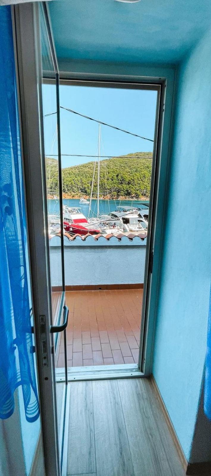 Guesthouse Porto Cres Exterior photo
